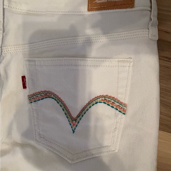 Levi's White Straight Leg Jeans with Embroidery - Picture 4 of 10